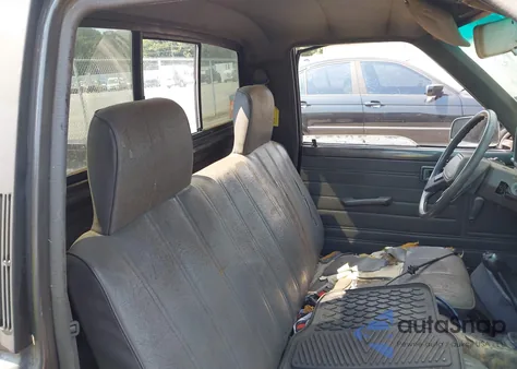 1988 Toyota Pickup 1/2 Ton Rn50 from USA, damaged, VIN JT4RN50R0J5156628